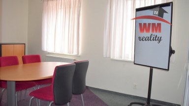 Pronájem kanceláře ve Staré Roli s parkováním