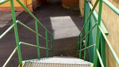 Pronájem kanceláře ve Staré Roli s parkováním