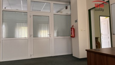 Pronájem kanceláře ve Staré Roli s parkováním
