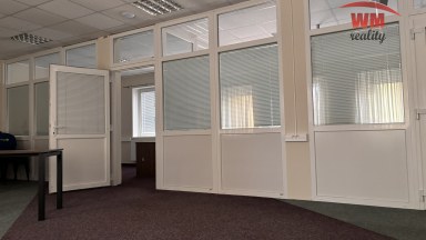 Pronájem kanceláře ve Staré Roli s parkováním