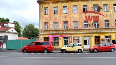 Pronájem velkých garáží, skladovacích prostor