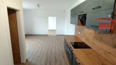 Pronájem bytu 2+kk v klidném domě v Sedleci