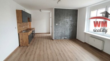 Pronájem bytu 2+kk v klidném domě v Sedleci