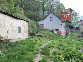 Prodej domu k rekonstrukci v Bečově