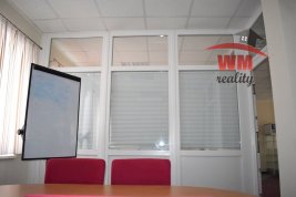 Pronájem kanceláře ve Staré Roli s parkováním