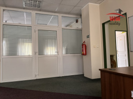 Pronájem kanceláře ve Staré Roli s parkováním
