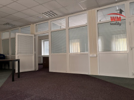 Pronájem kanceláře ve Staré Roli s parkováním